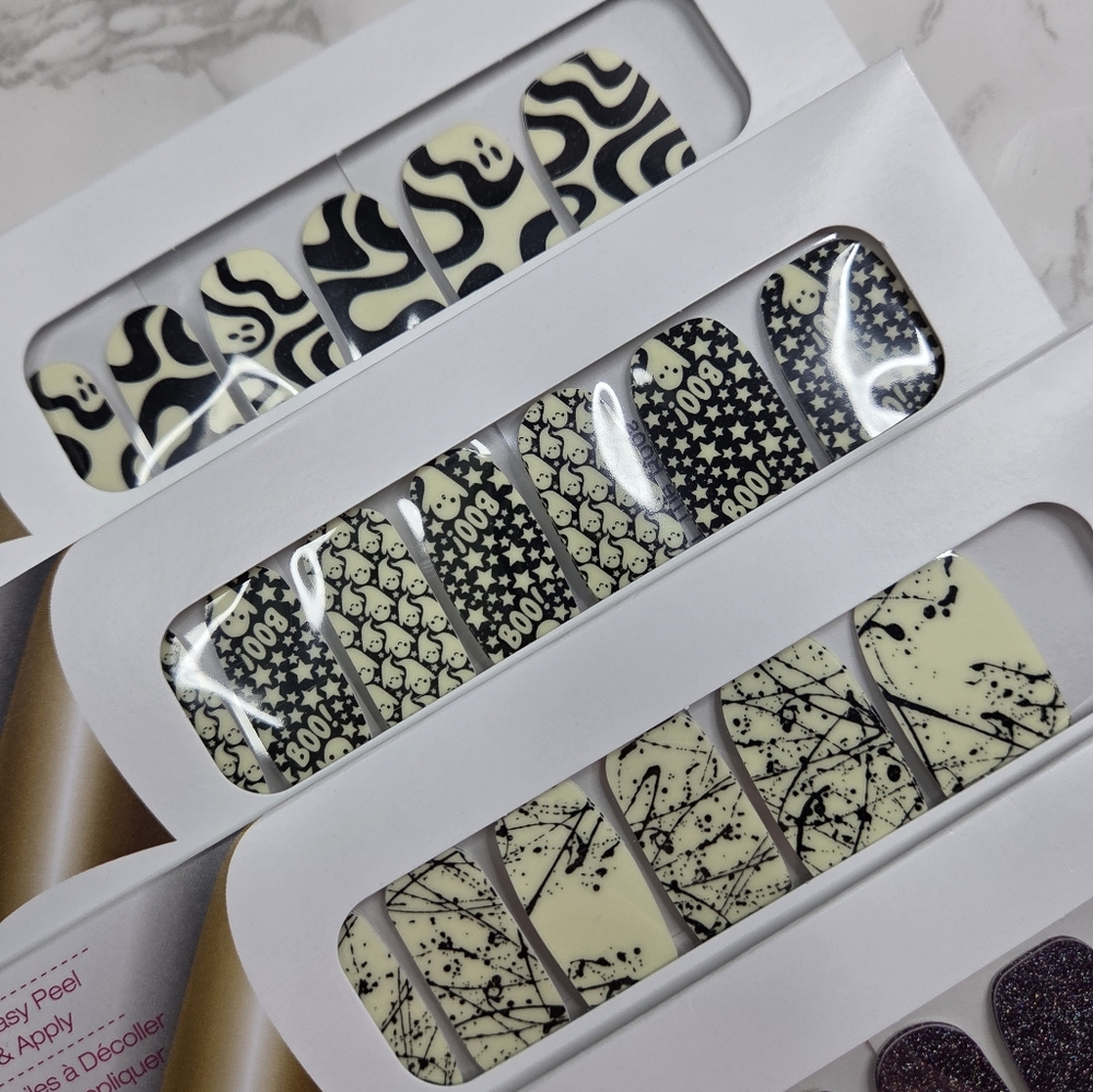 Color Street Nail Polish Strips Set - Picture 5 of 6
